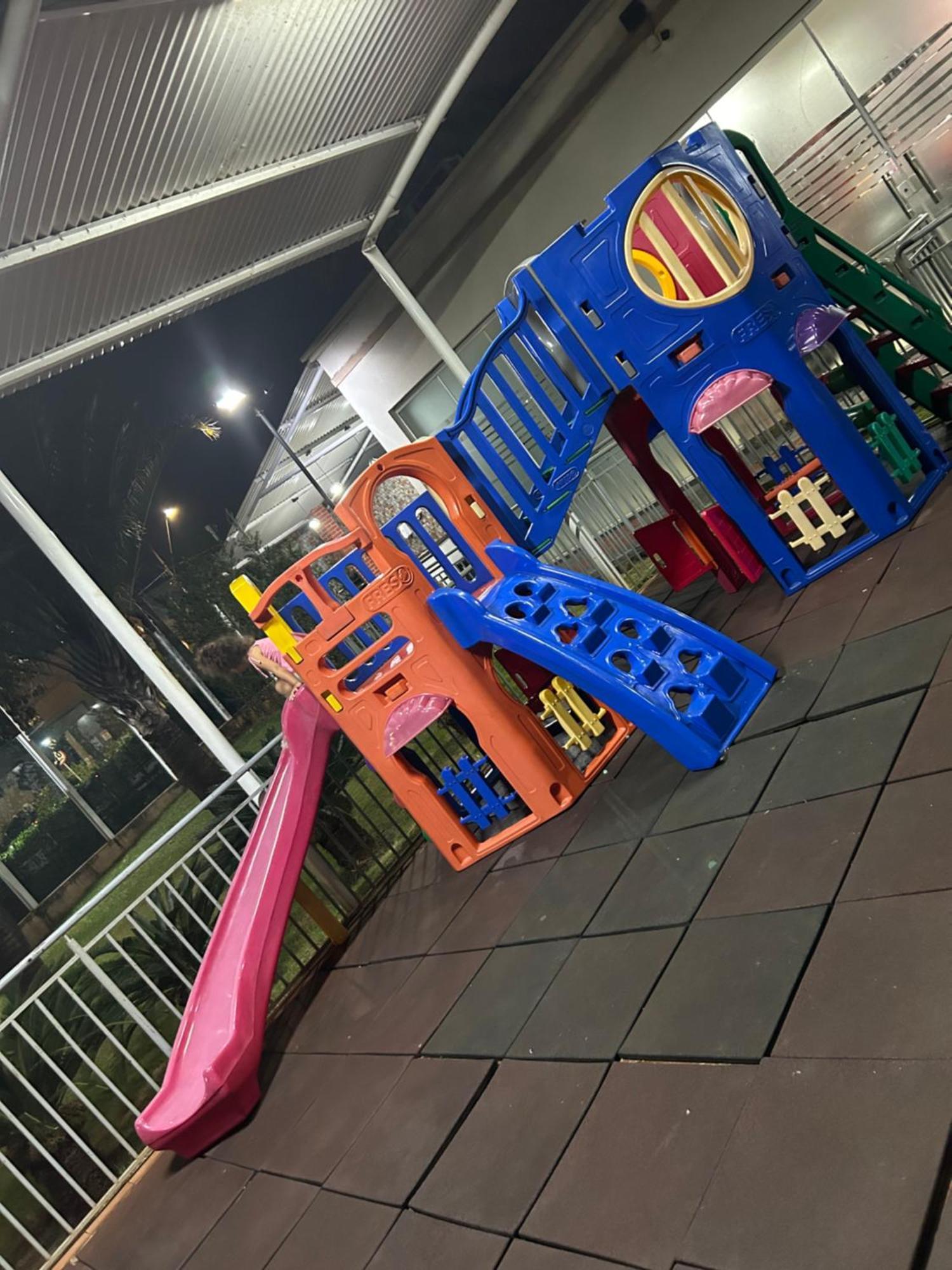 Ap Completo Vista Para Rua Arcond Wifi Piscina Londrina Luaran gambar